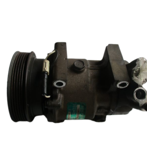 Renault Clio 2° serie  anno dal 2001 al 2005 Compressore aria condizionata   7700273801